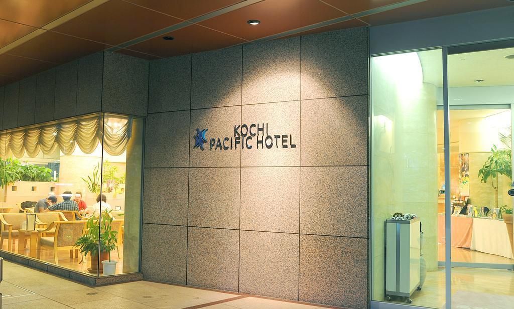 Kochi Pacific Hotel Екстериор снимка